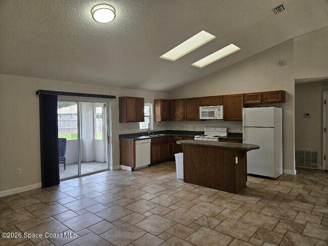 Foto del edificio - 842 Aruba Ave SE