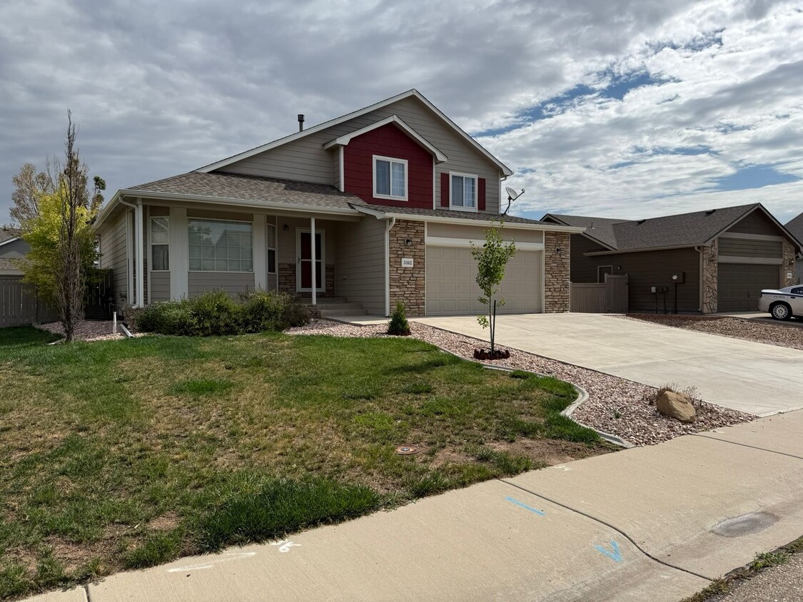 Primary Photo - Spacious 5-Bedroom Home with Large Yard