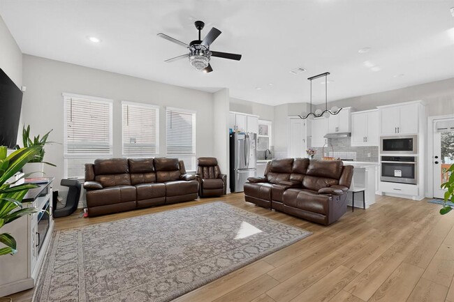 Building Photo - 108 Red Camella Dr