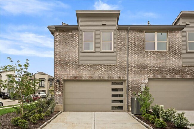 Building Photo - 16510 Lake Austin St