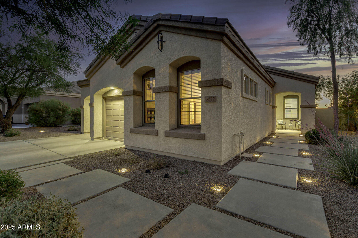 Foto principal - 6672 S St Andrews Ct