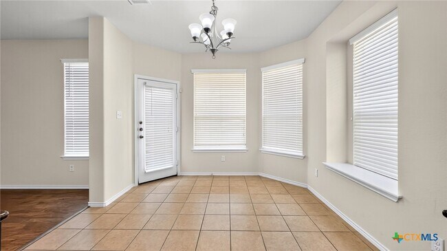 Foto del edificio - 3403 Cricklewood Drive