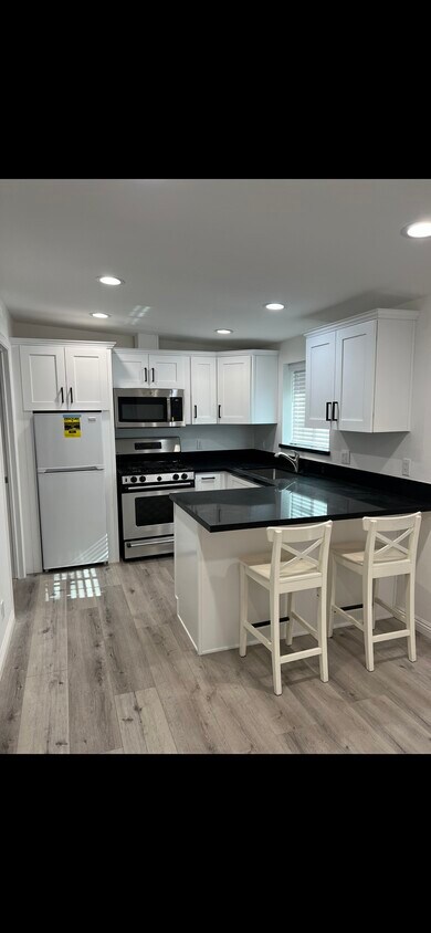 Foto principal - 10348 Petit Ave