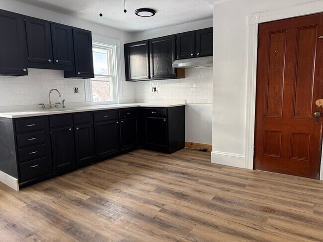 Foto del edificio - 120 Graham St