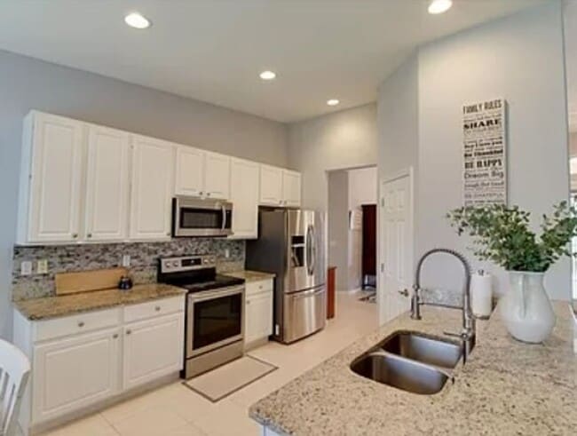 Foto del edificio - ***FOREST PARK***UPDATED ANNUAL HOME***GRE...