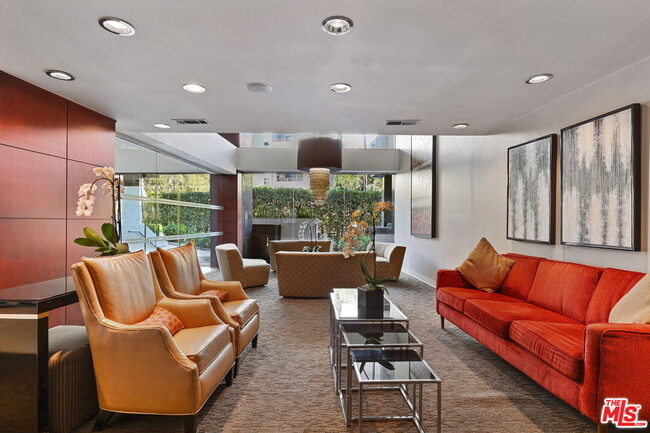 Foto del edificio - 7250 Franklin Ave