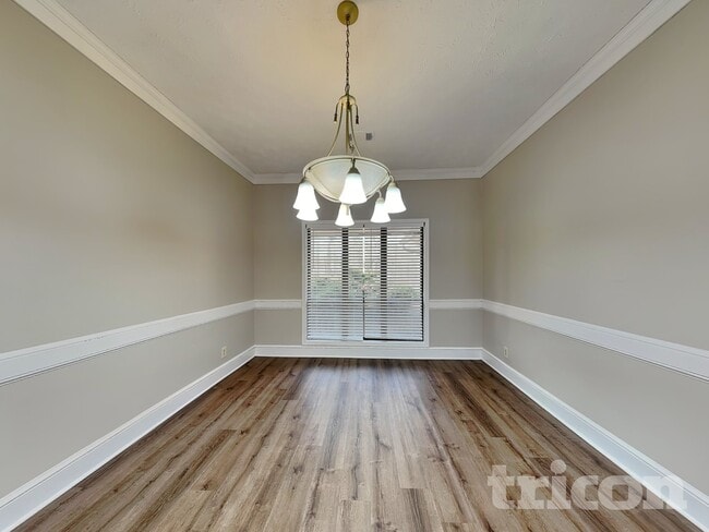 Building Photo - 3944 River Dr SW