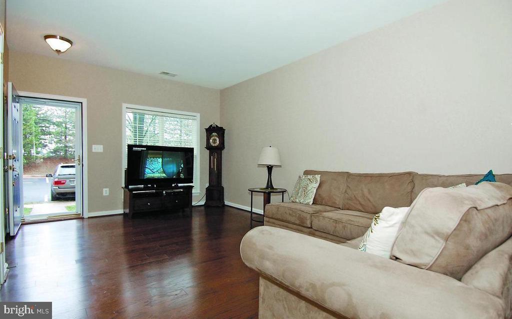 2402 Misty Dawn Ct, Herndon, VA 20171 House Rental in Herndon, VA