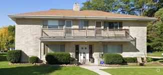 Building Photo - 2629 S 60th St