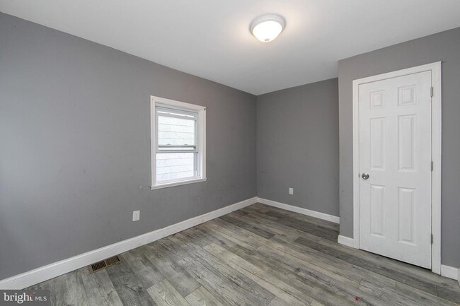 Building Photo - 133 E Federal St