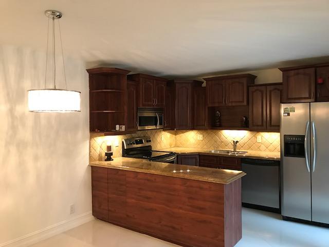 Foto del edificio - 2942 Waterford Dr N