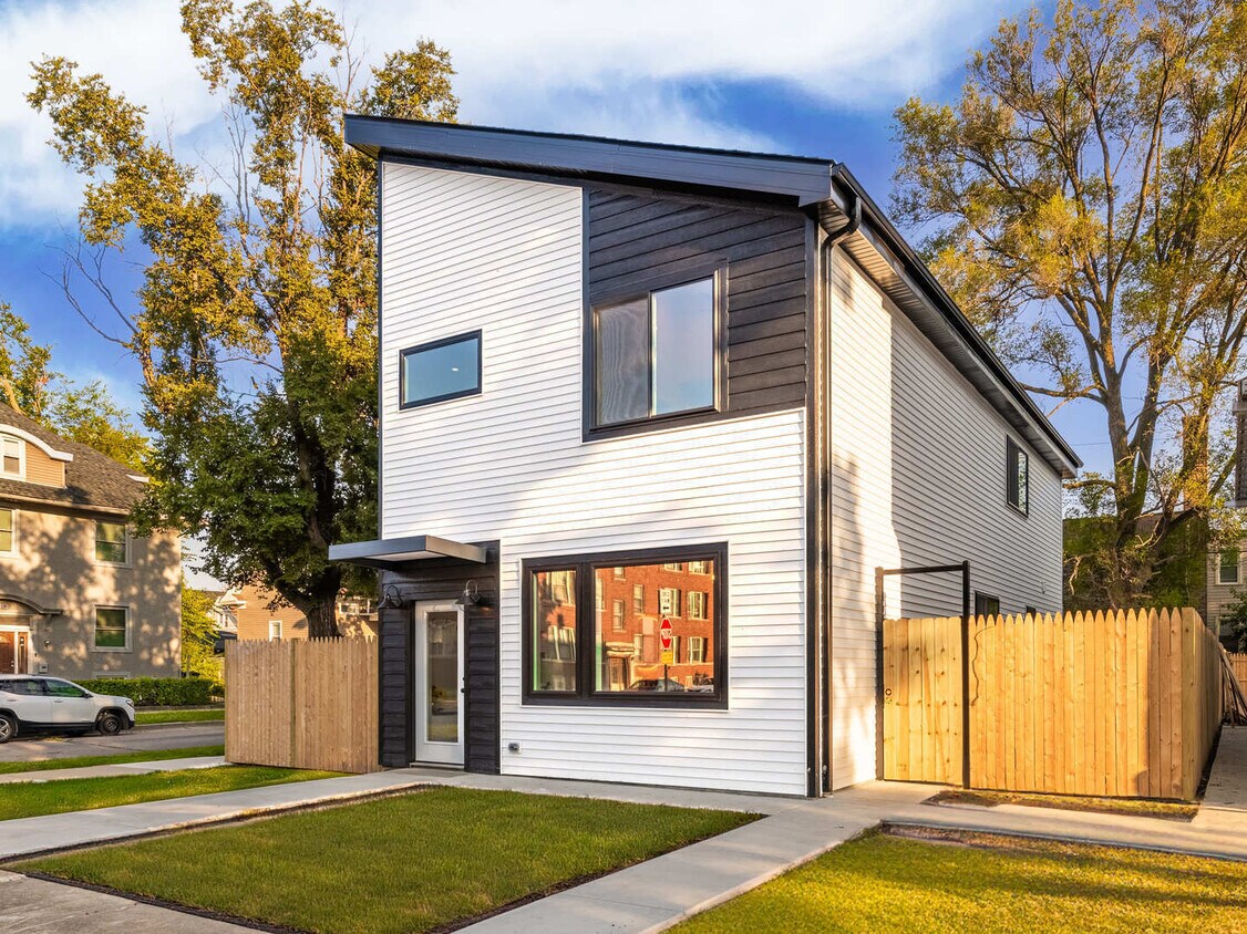 Foto principal - 5901 W Erie St