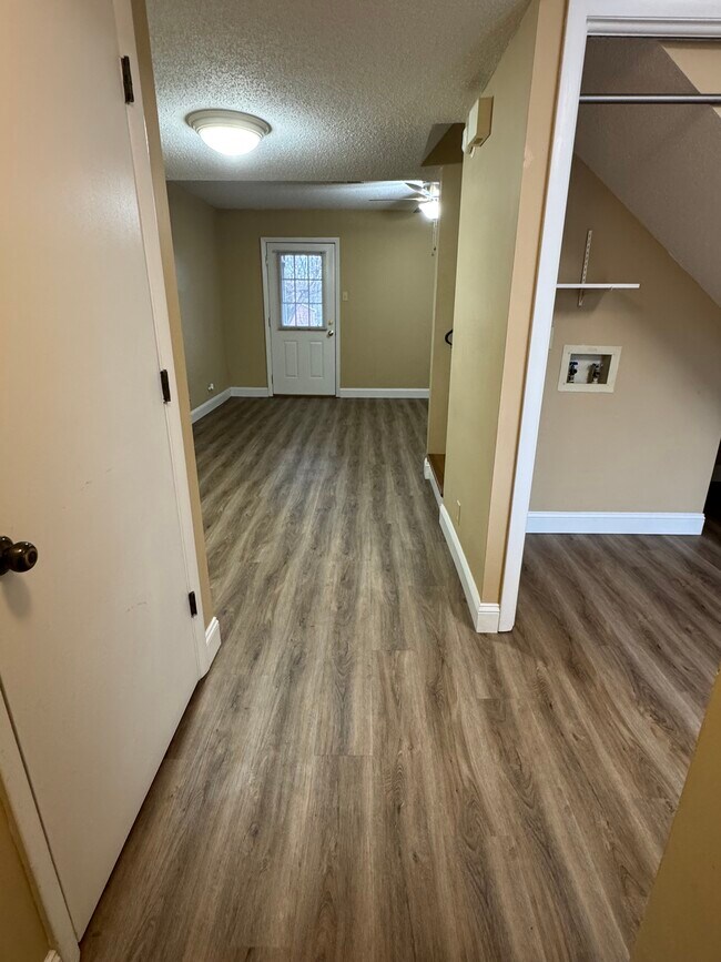 Building Photo - 9109 Parktop Ln