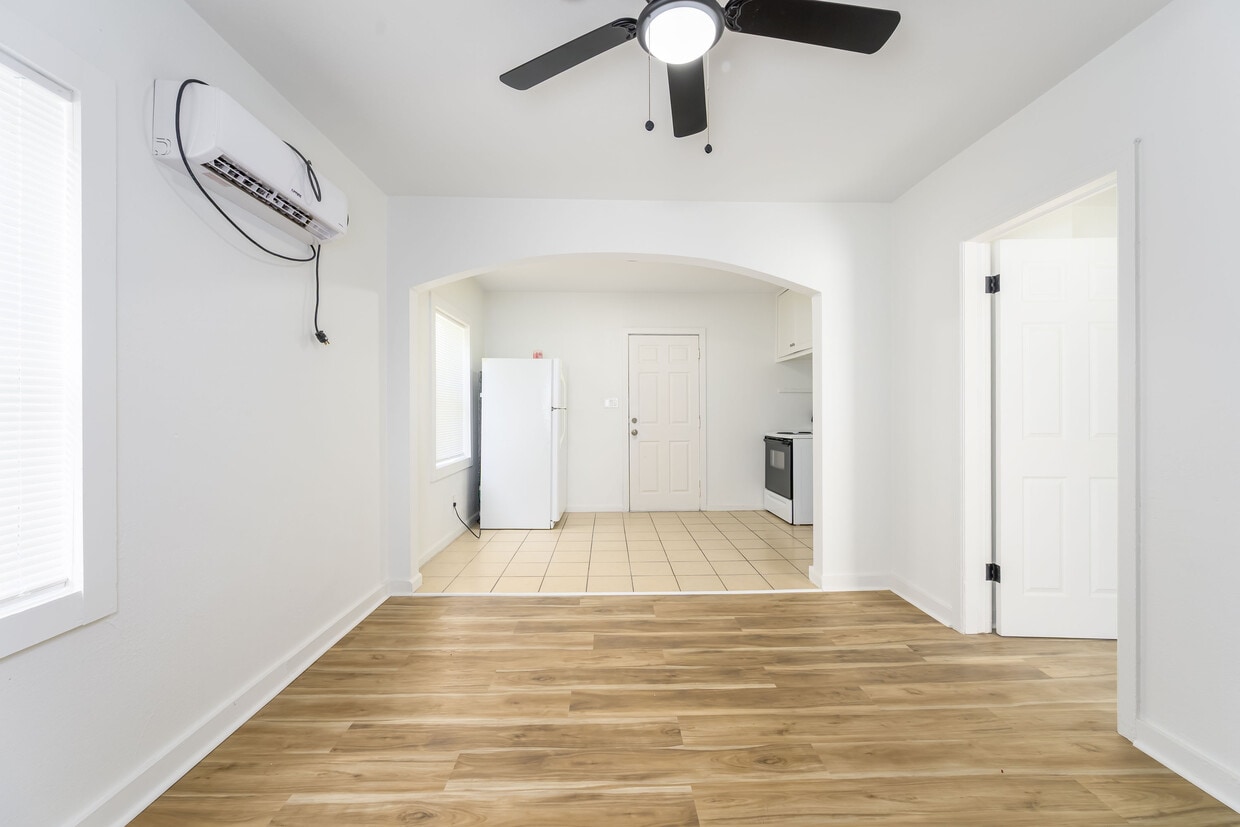 Foto principal - 826 N Oliver St