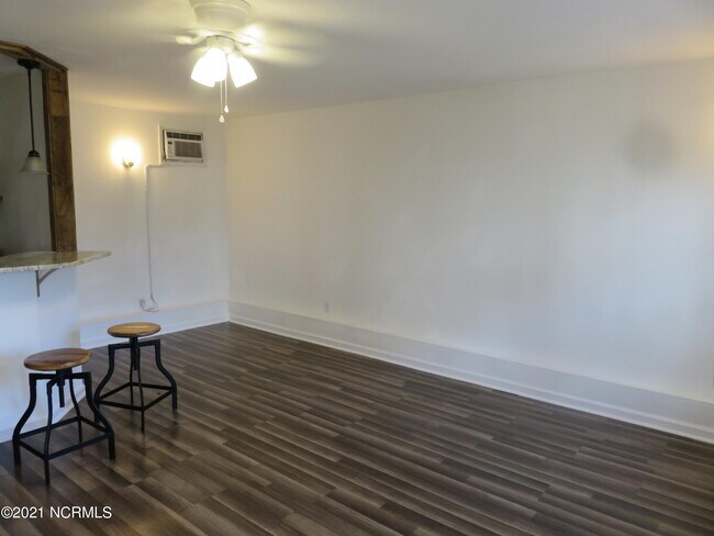 Foto del edificio - 105 Webb St