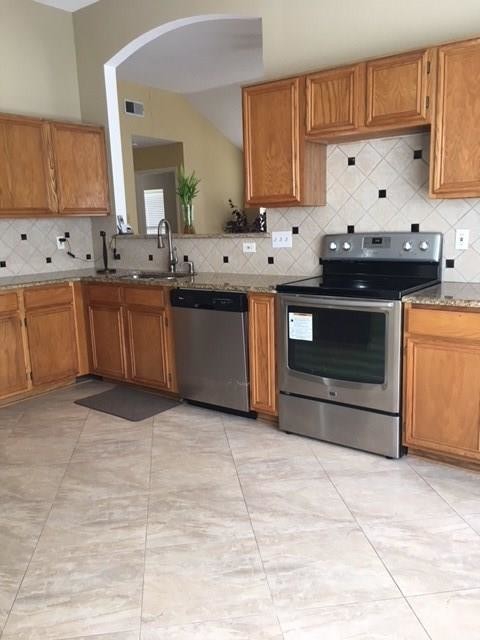 Primary Photo - 1210 Brooklawn Dr
