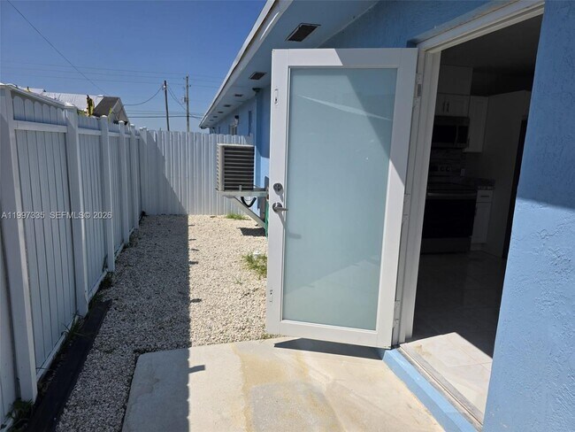 Foto del edificio - 965 NW 10th St