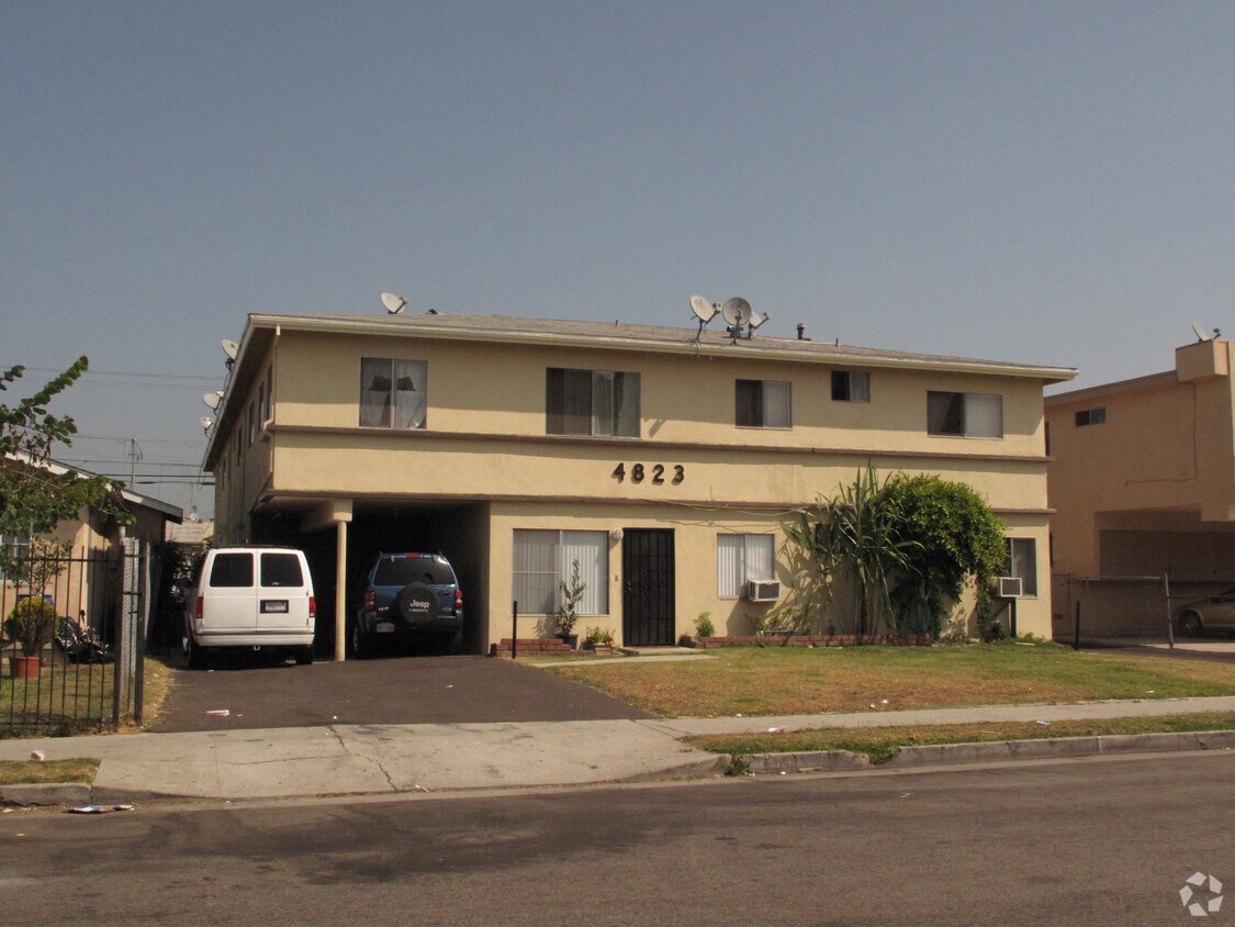 Foto principal - 4823 W 17th St