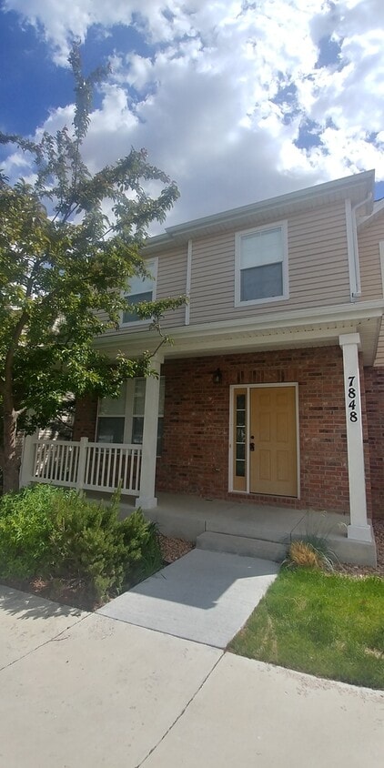 Primary Photo - Cross Creek Townhome - 3 Bedroom 3 Bath to...