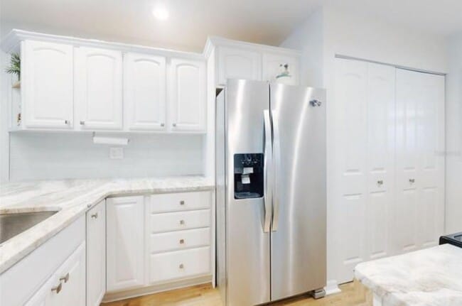 Building Photo - 454 Bouchelle Dr