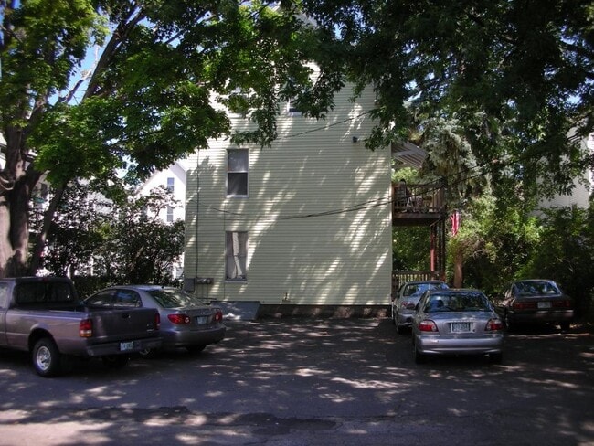 Building Photo - 201 Green St
