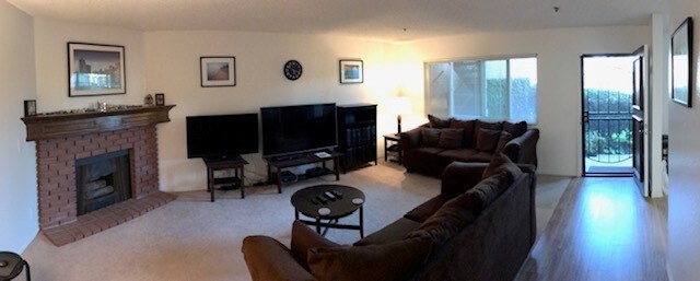 Living Room - 7715 Newman Ave