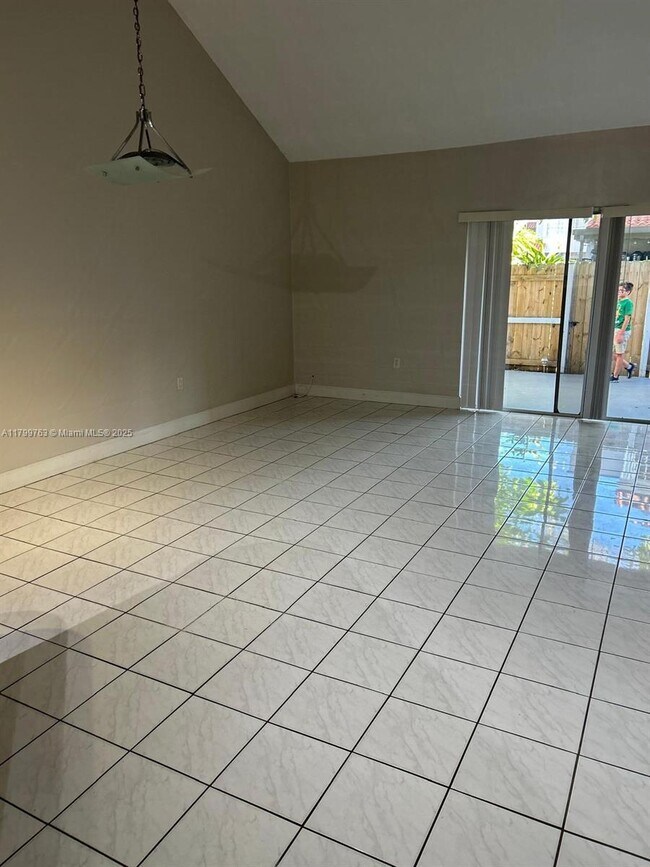 Foto del edificio - 12866 SW 62nd Terrace