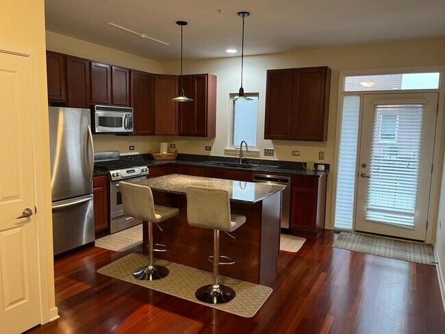 Kitchen - 1240 W Monroe St