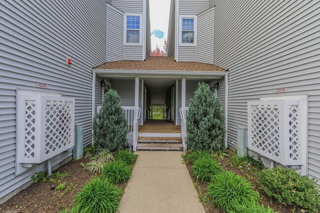 Building Photo - 14 Gentry Dr