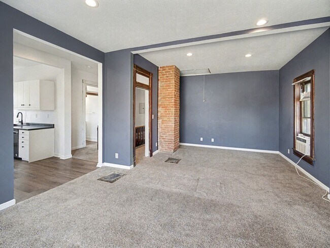 Building Photo - 6801 Lexington Ave