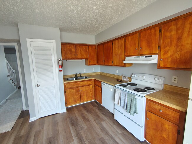 Building Photo - 13 Fonda Dr