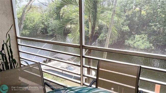 Foto del edificio - 1400 NE 57th St