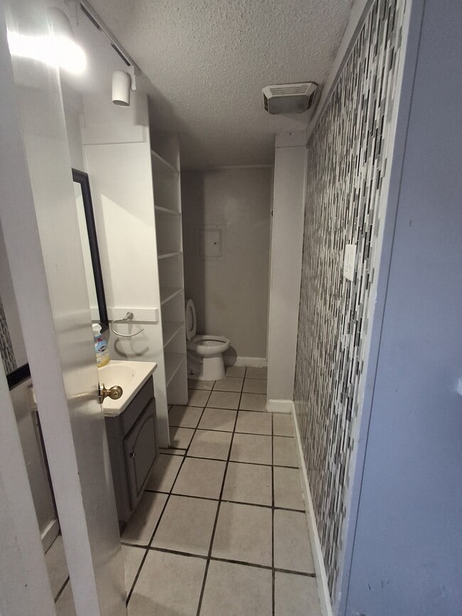 Building Photo - 2805 Ralston Rd