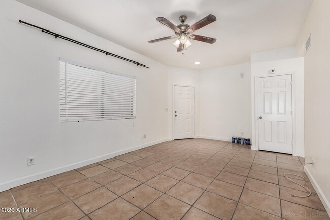 Building Photo - 743 E Pepper Dr