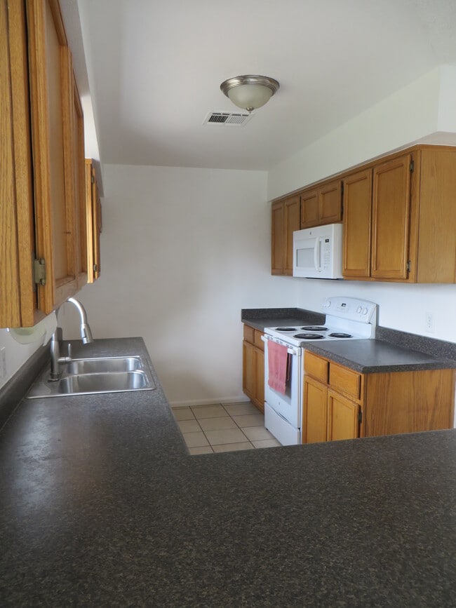 Building Photo - 2867 W 29th Ln