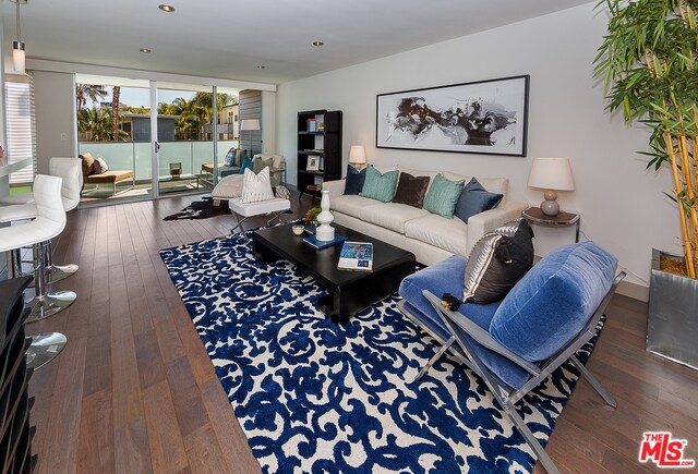 Living room - 11657 Chenault St