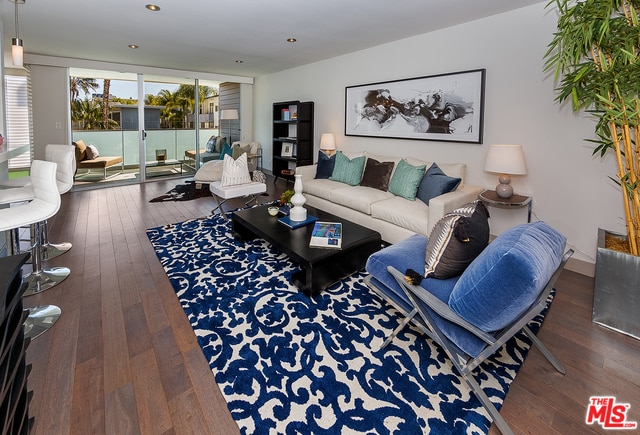 Living room - 11657 Chenault St