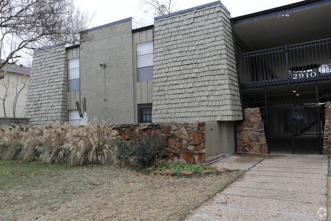 Building Photo - The Gardens Apartments