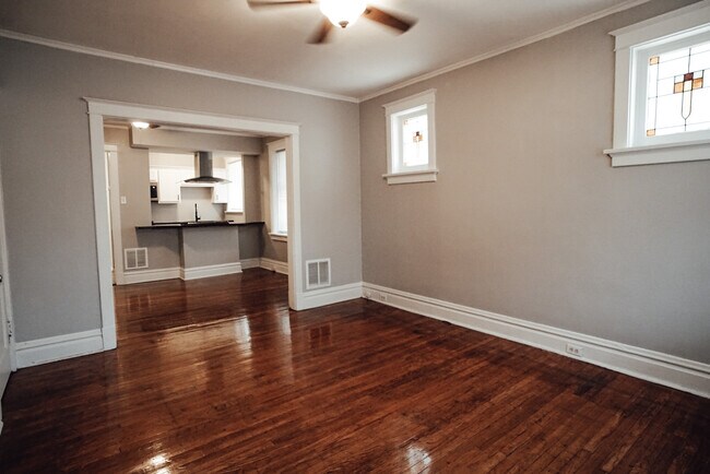 Foto del edificio - 4974 Chippewa St