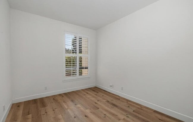 Building Photo - 5895 Friars Rd