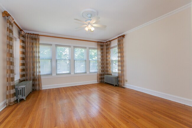 Foto del edificio - 4986 N Major Ave