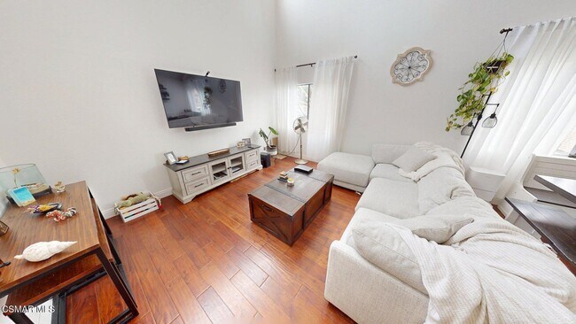 Foto del edificio - 5123 Longfellow Way