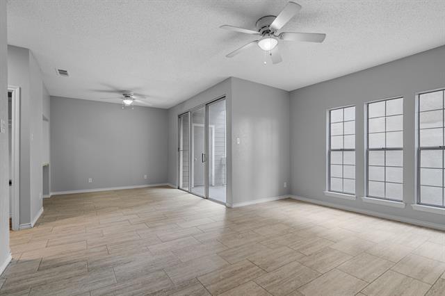 Foto del edificio - 5310 Keller Springs Rd