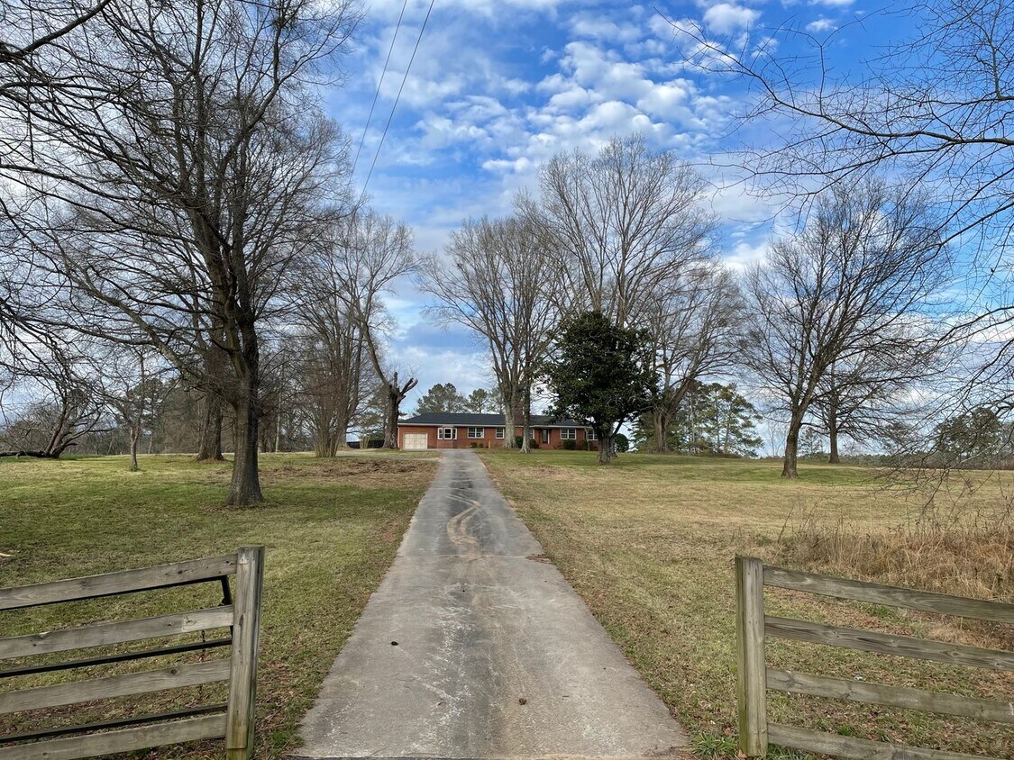 Primary Photo - Executive 3/3 House in Coosa on Acreage $1...