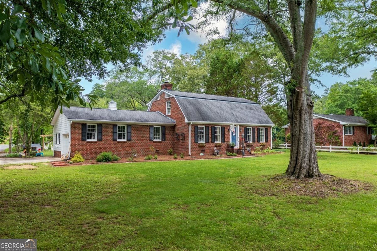 Primary Photo - 227 W Lakeshore Dr