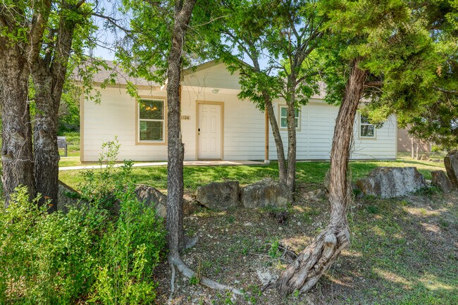 Building Photo - 1124 Comanche Cove Dr