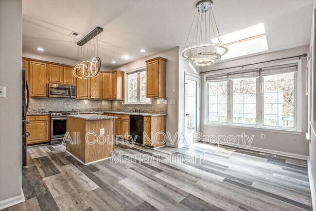 Building Photo - 12401 Willow Falls Dr