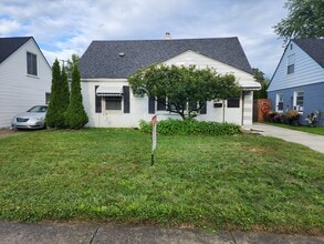 Building Photo - 22828 Almond Ave