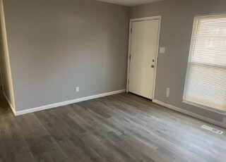 Foto del edificio - 1412 Redman Blvd