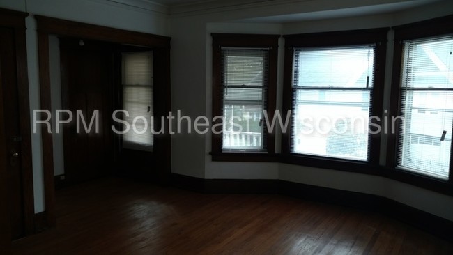 Building Photo - 3278 N Buffum St